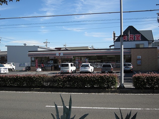 コンビニ　セブンイレブン四日市十七軒町店（コンビニ）まで459m