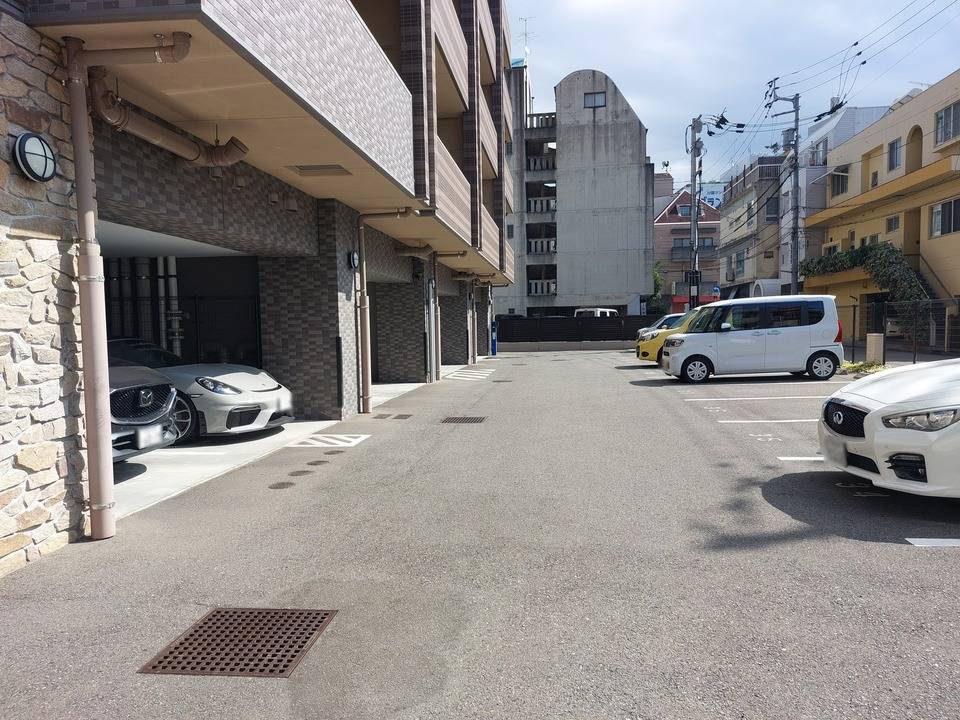 駐車場　駐車場