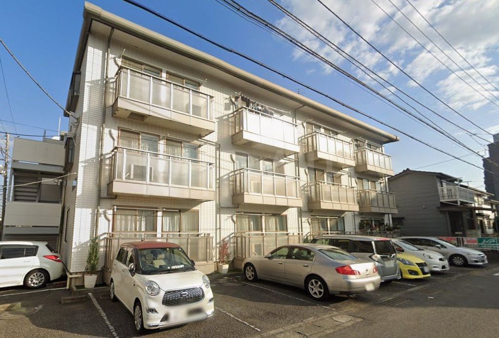 建物外観　駐車場
