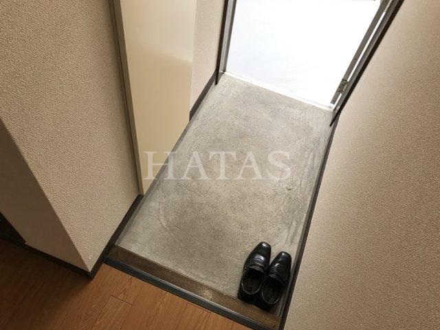 玄関　同物件別部屋です。