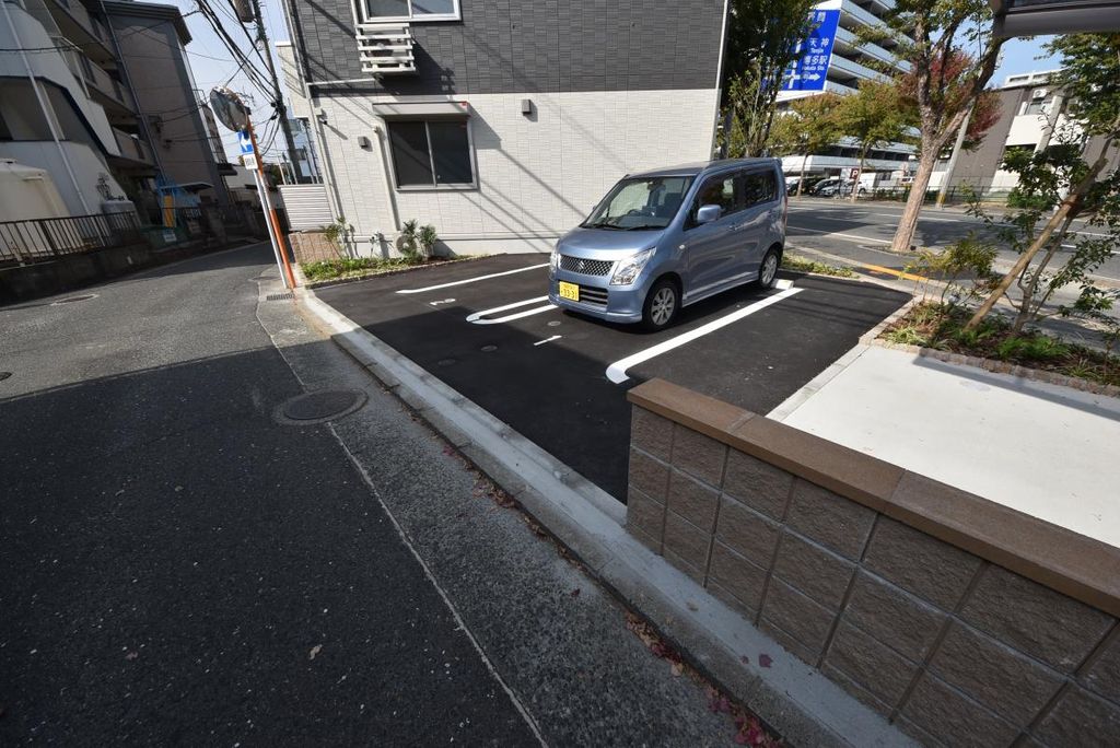 駐車場　駐車場