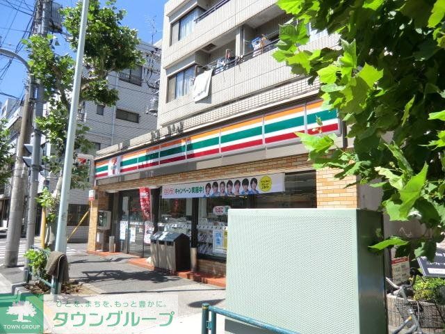 コンビニ　セブンイレブン（コンビニ）まで300m