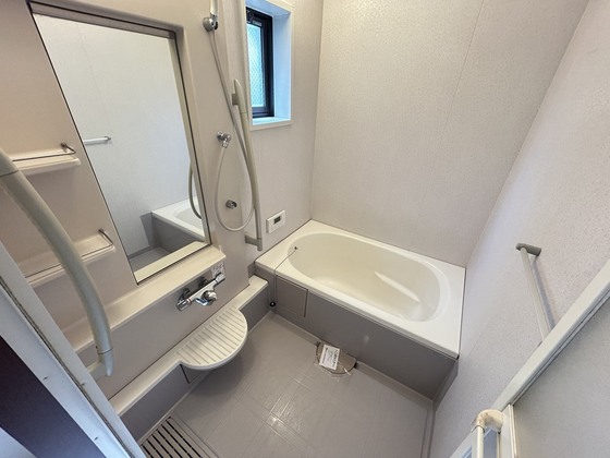 バス・シャワールーム　※別部屋の写真です