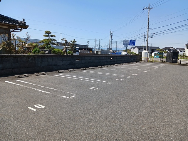 駐車場　平面駐車場！