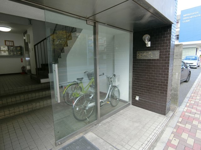 エントランス　清潔なエントランスです★