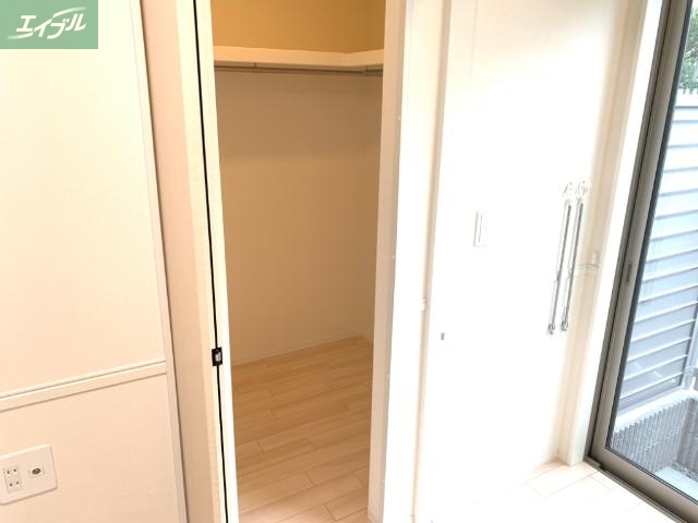 収納　ウォークインクローゼット