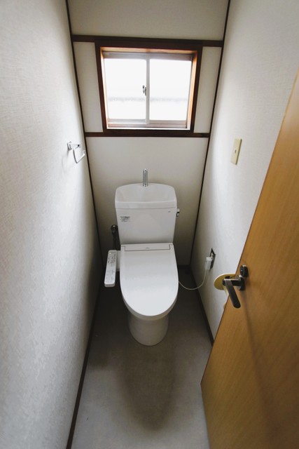 山陽電鉄本線 西代駅 徒歩7分 1階建 築32年のトイレ写真