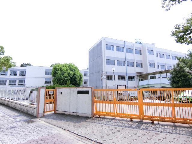 小学校　名古屋市立猪高小学校（小学校）まで658m