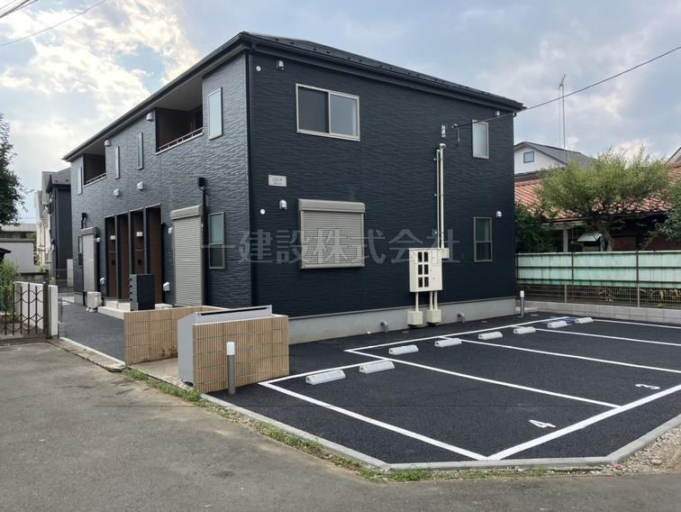 建物外観　敷地内駐車場付