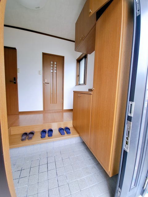 緑が丘2丁目貸家の玄関写真