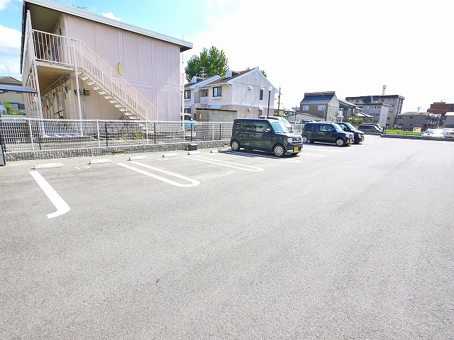 駐車場　駐車スペースもあります