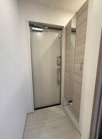 玄関　同物件参考資料
