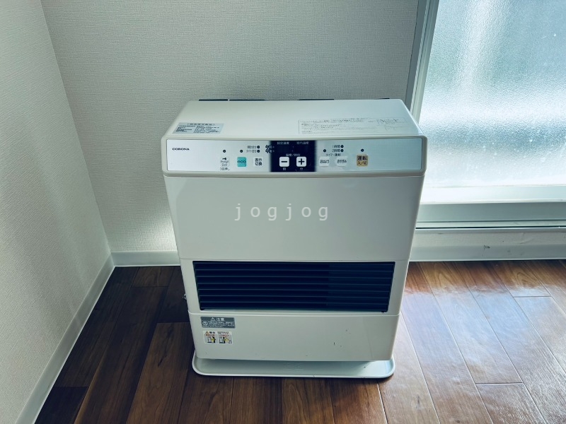 その他設備　冬はあったか灯油ストーブです。