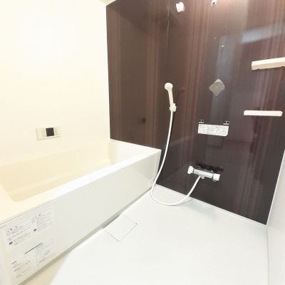 バス・シャワールーム　※写真は別号室のものですので現状優先とさせていただきます