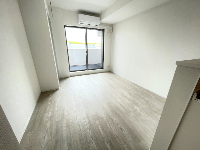 居室・リビング　南向きの明るいお部屋です