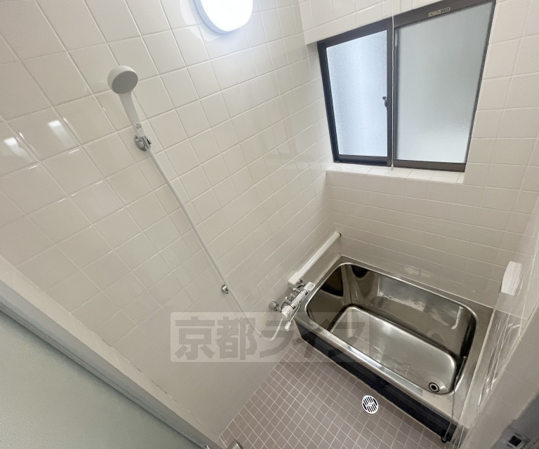 阪急嵐山線 上桂駅 徒歩5分 2階建 築37年の風呂写真