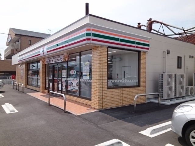 コンビニ　セブンイレブン西予れんげ店（コンビニ）まで450m