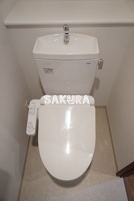 トイレ　落ち着いた色調のトイレです♪