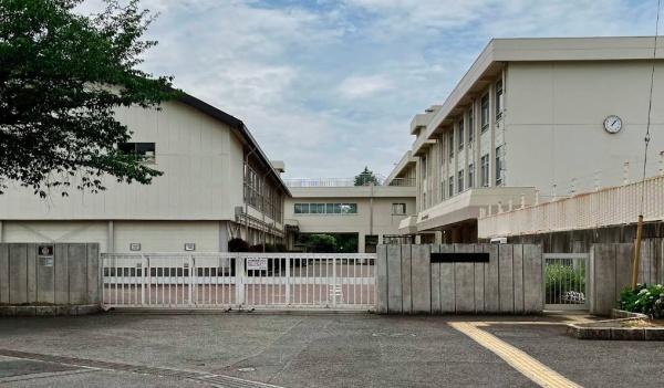 中学校　新町中学校（中学校）まで1826m
