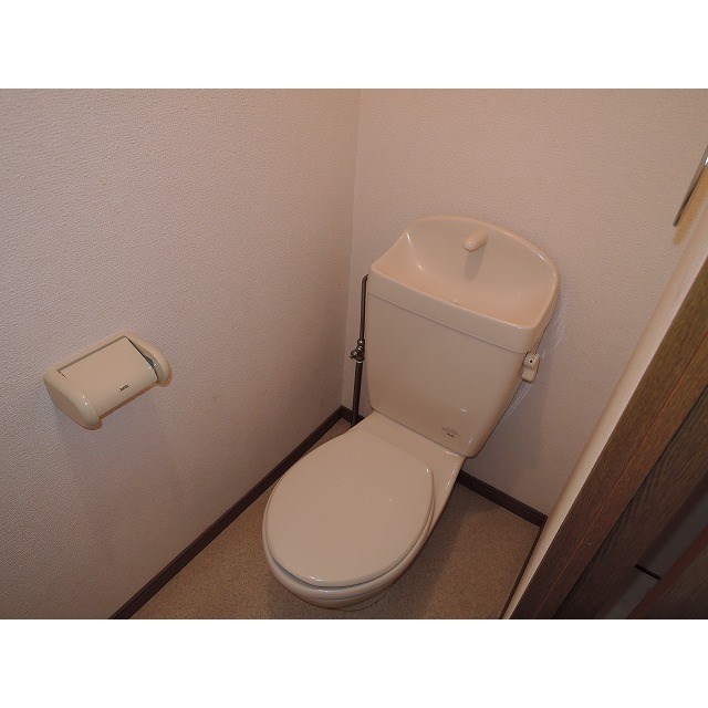 ＪＲ青梅線 福生駅 徒歩17分 2階建 築23年のトイレ写真
