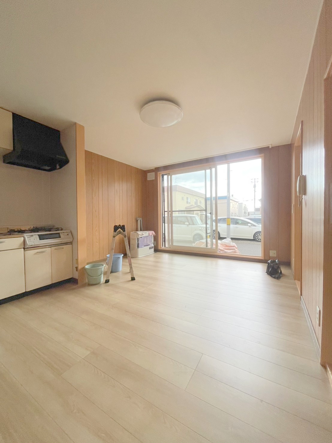 新琴似4条4丁目戸建の居間写真