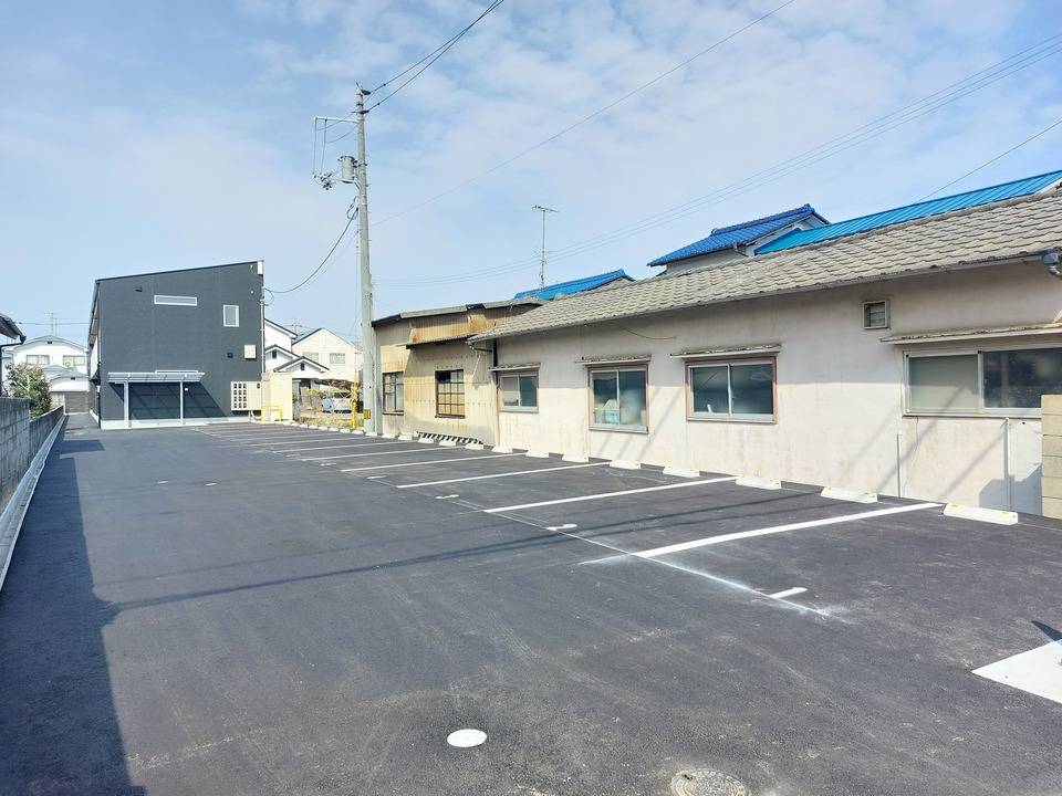 駐車場　駐車場