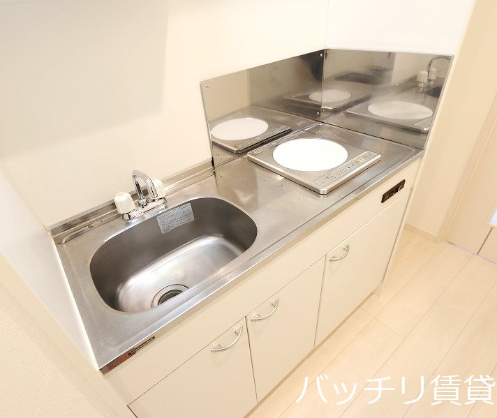 キッチン　画像は同型イメージの為、現況を優先いたします。