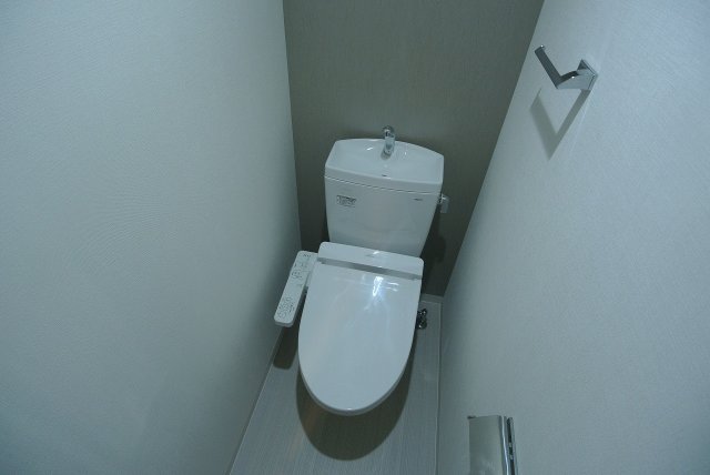 ＪＲ東西線 海老江駅 徒歩10分 10階建 築11年のトイレ写真
