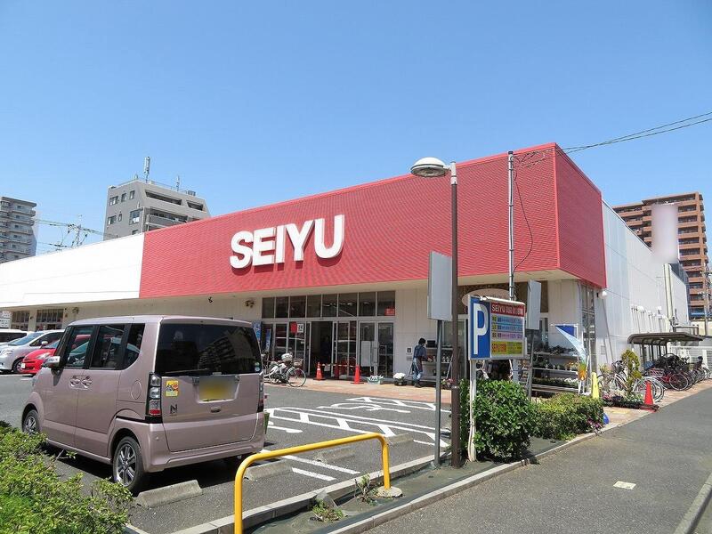 スーパー　西友（スーパー）まで687m