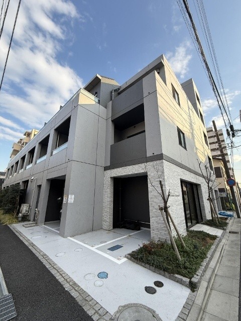 建物外観　オートロック完備