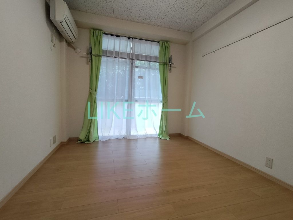 フォレストIの居間写真