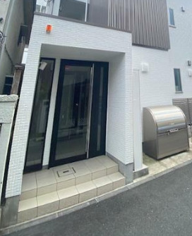 エントランス　ゆとりのあるエントランスです