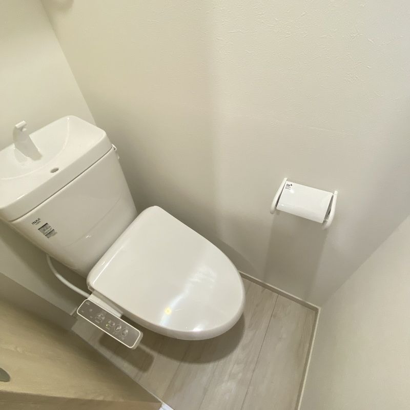 ＪＲ総武線 両国駅 徒歩10分 3階建 築3年のトイレ写真
