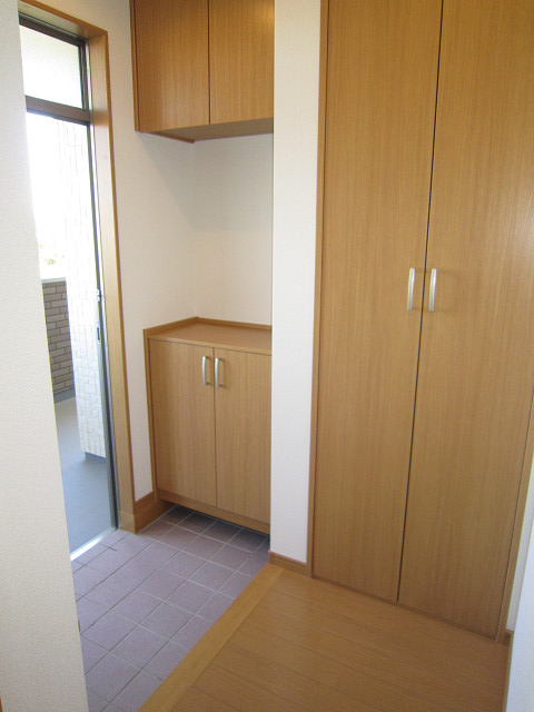 玄関　上下段シューズボックス