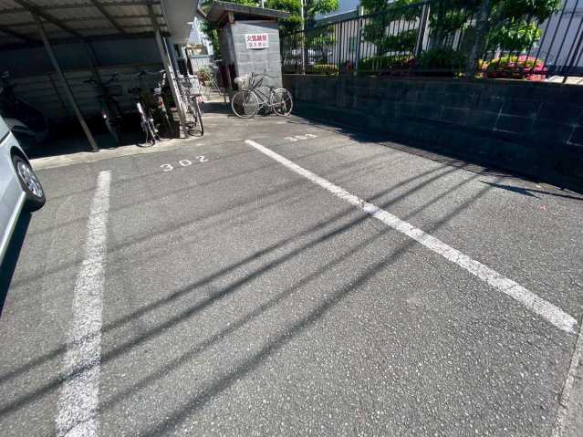 駐車場　駐車場