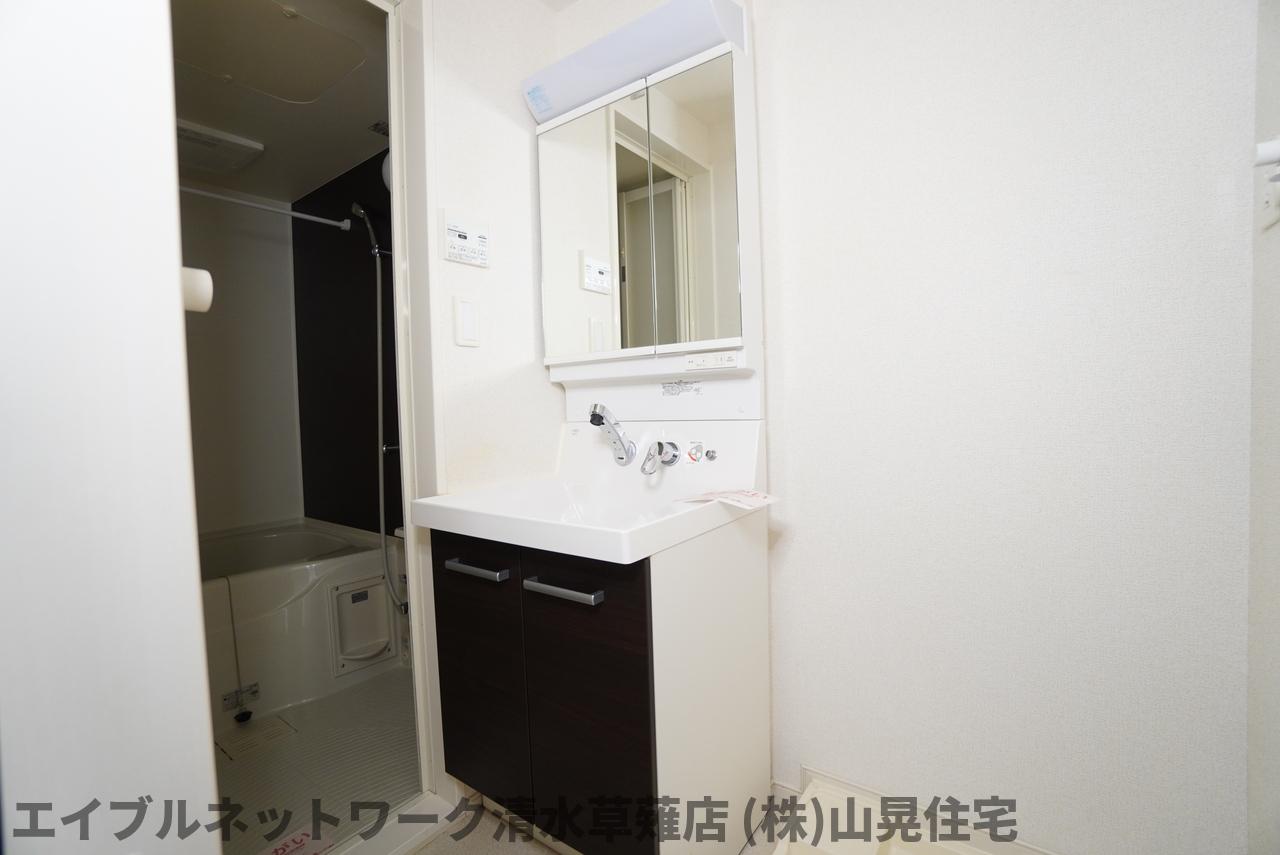 洗面設備　朝の身支度には欠かせない独立洗面化粧台