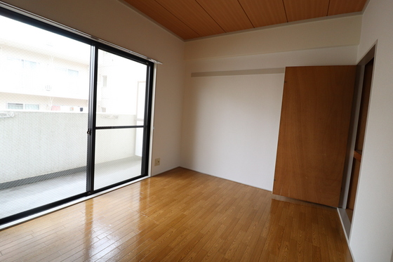 居室・リビング　※別号室の写真です