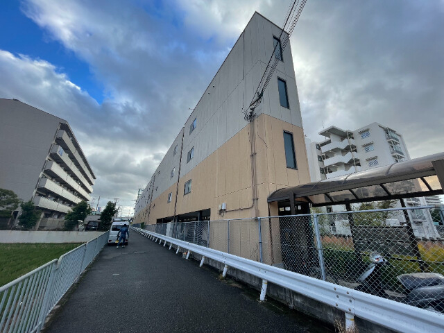 大阪市平野区喜連東のマンションの建物外観