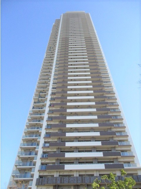 プラウドタワー東雲キャナルコートの建物外観