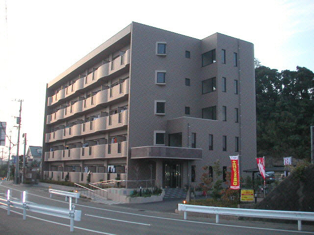 宮崎市大字芳士のマンションの建物外観