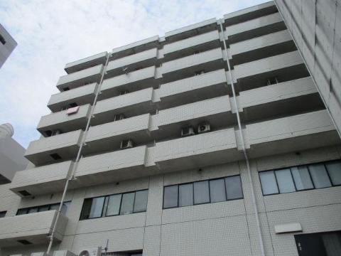 名古屋市昭和区御器所通のマンションの建物外観