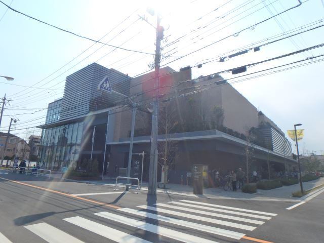 【レフィールオーブ町屋駅前の図書館】