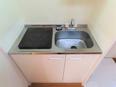 キッチン　1口の電気コンロまたはIHコンロとなります
