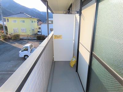 バルコニー　洗濯物を外干しできます