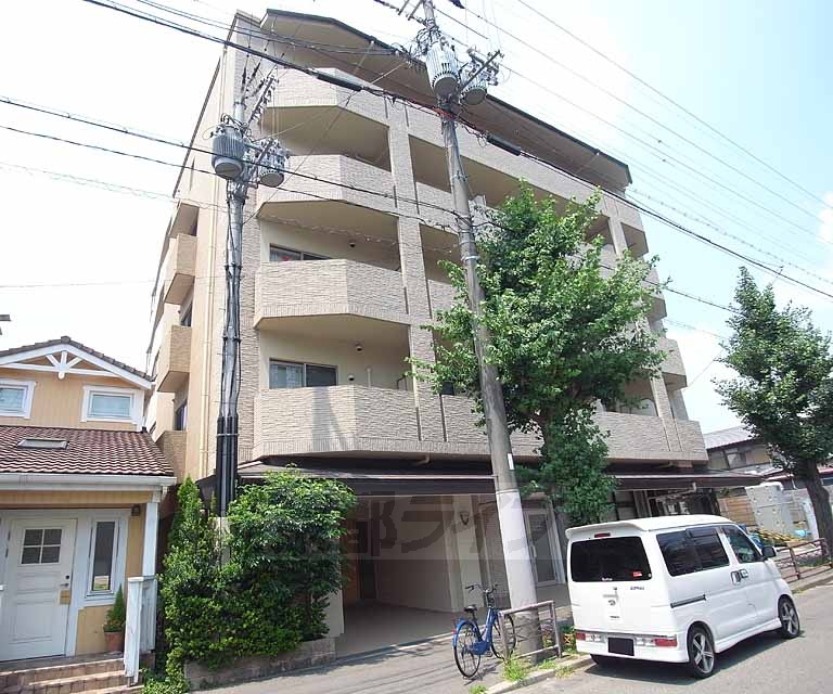 ファーイースト白川通の建物外観