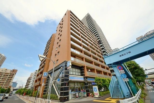 【港区港南のマンションの建物外観】