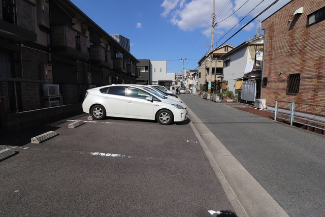 駐車場　敷地内駐車場