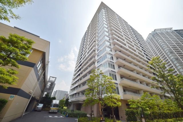 江東区豊洲のマンションの建物外観