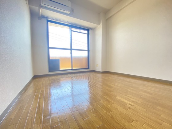 居室・リビング　※別部屋の写真です