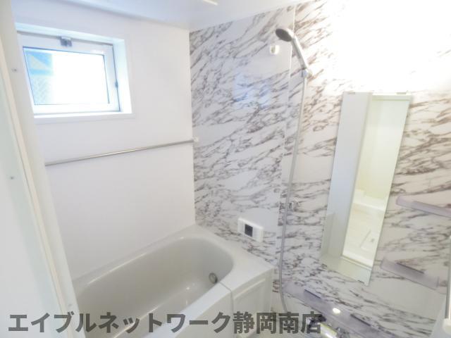 バス・シャワールーム　きれいなお風呂です